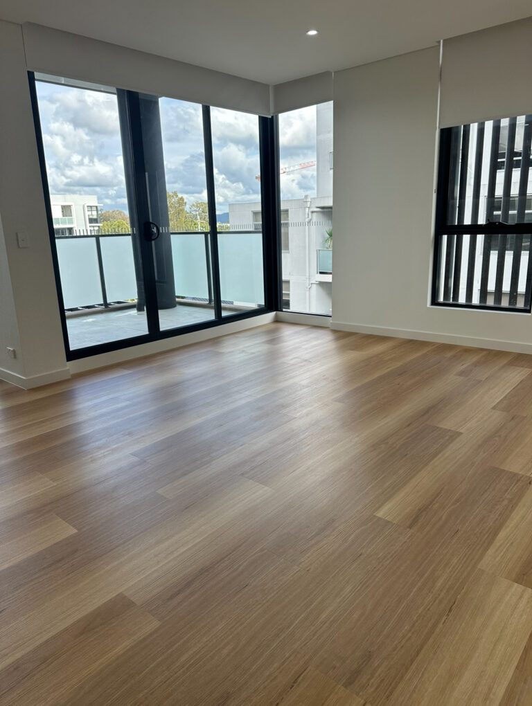 Hybrid Flooring Apartment Light and Dark Brown Straight Lay